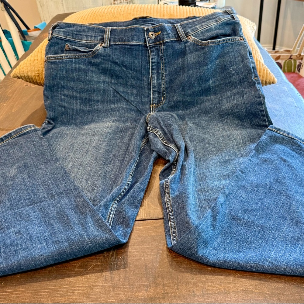 Duluth Trading Co Classic Straight Leg Blue Jeans